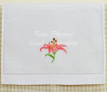 Tải hình ảnh vào trình xem Thư viện, LILY - HỒNG