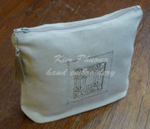 Charger l&#39;image dans la galerie, BUTTERFLY-STYLED HEMSTITCH
